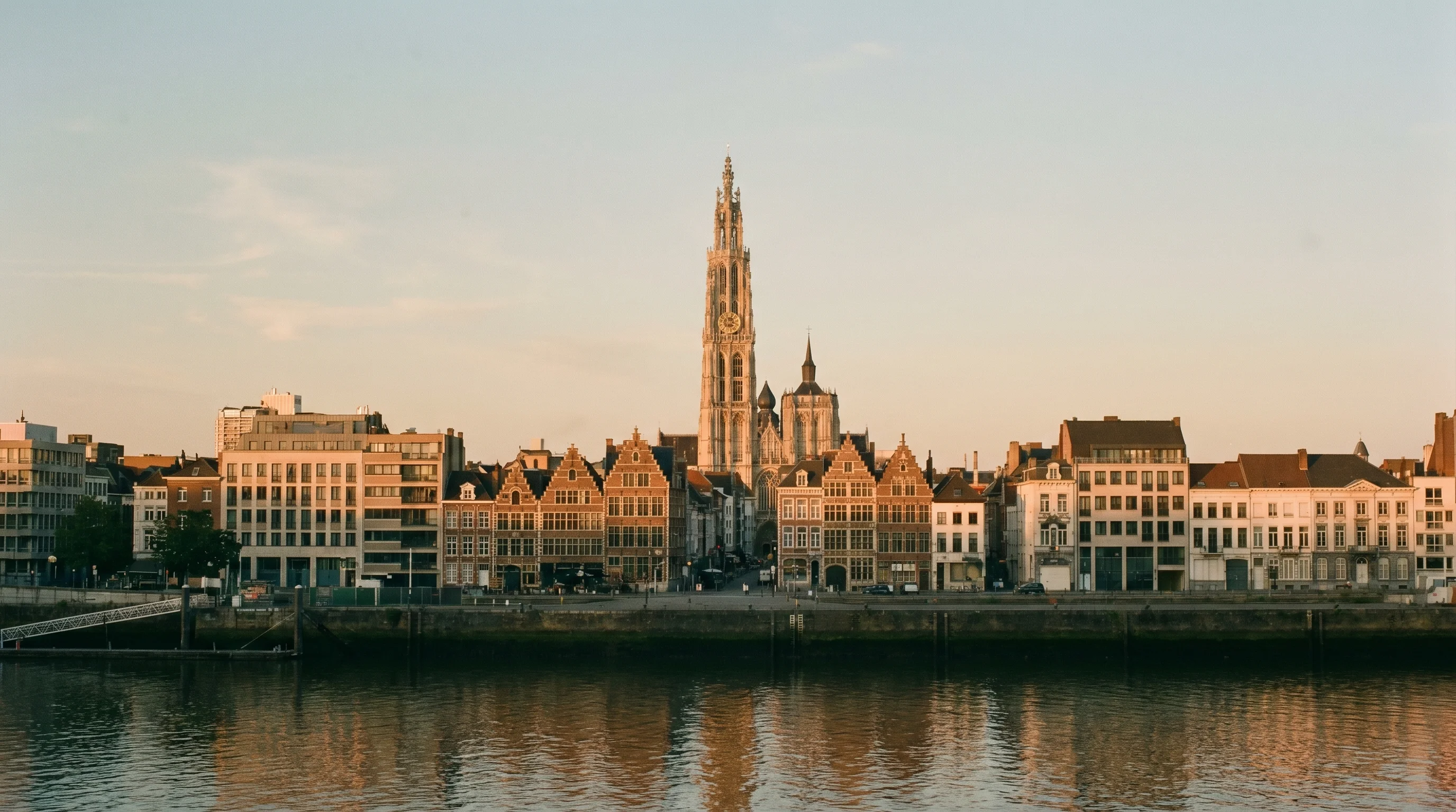 Paysage de la province de Anvers au coucher du soleil